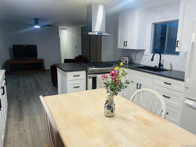 450 E Bradley, El Cajon CA: https://media.crmls.org/mediaz/6e7e87a7-a863-4db2-8a24-9583af3121e8.jpg