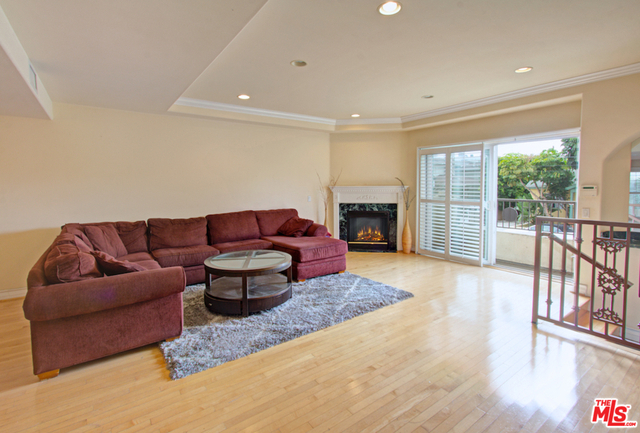 11355 MISSOURI Avenue, Los Angeles CA: https://media.crmls.org/mediaz/6e7e8d73-6388-49b0-a0c3-a2131c98a723.jpg