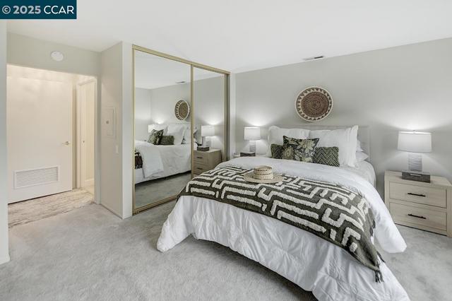 2900 Tice Creek Dr, Walnut Creek CA: https://media.crmls.org/mediaz/6e7e9af2-42b2-4340-8705-528c05ef1e40.jpg