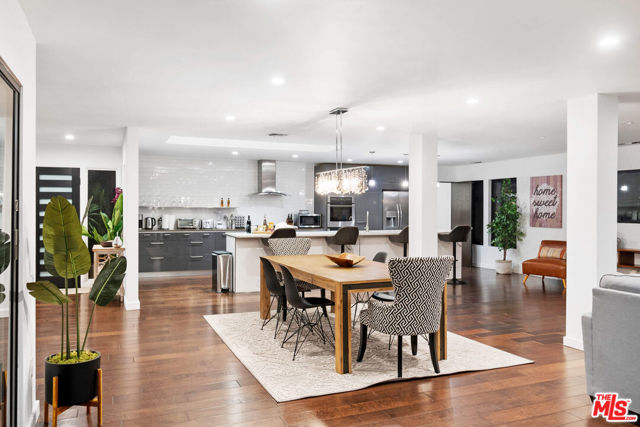 3235 Steven Drive, Encino CA: https://media.crmls.org/mediaz/6e7ebd0b-6e10-475c-bc1f-e4e686fa2dea.jpg