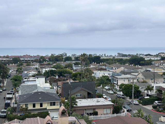 25072 Alicia Drive, Dana Point CA: https://media.crmls.org/mediaz/6e7eeae1-d2da-4f0f-8b7e-a28887e468b3.jpg