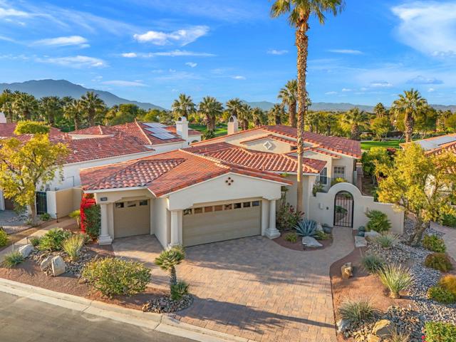 704 Mission Creek Drive, Palm Desert CA: https://media.crmls.org/mediaz/6e7ef6ea-0885-4b94-a757-b8c4c1982041.jpg