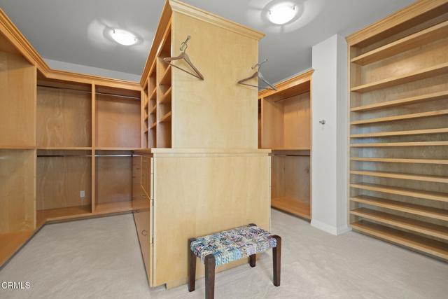 1135 Capri Way, Oxnard CA: https://media.crmls.org/mediaz/6e7f5b7d-2aa5-42a0-b816-6b7dc6451702.jpg