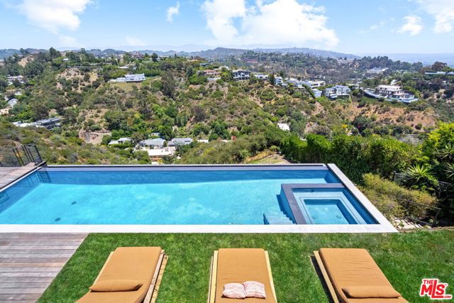 1030 Somera Road, Los Angeles CA: https://media.crmls.org/mediaz/6e8003bf-8735-4606-8c90-396d2b129a16.jpg
