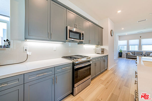 27457 Flycatcher Place, Valencia CA: https://media.crmls.org/mediaz/6e807bbb-a931-4c26-88fe-b5f953ade327.jpg