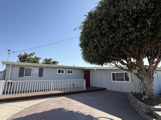 Detail Gallery Image 1 of 1 For 747 Holly Ave, Imperial Beach,  CA 91932 - 3 Beds | 2 Baths