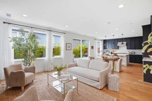 275 Skyview Drive, Marina CA: https://media.crmls.org/mediaz/6e828add-5fde-42a6-a5ea-a55ac1f56fdb.jpg