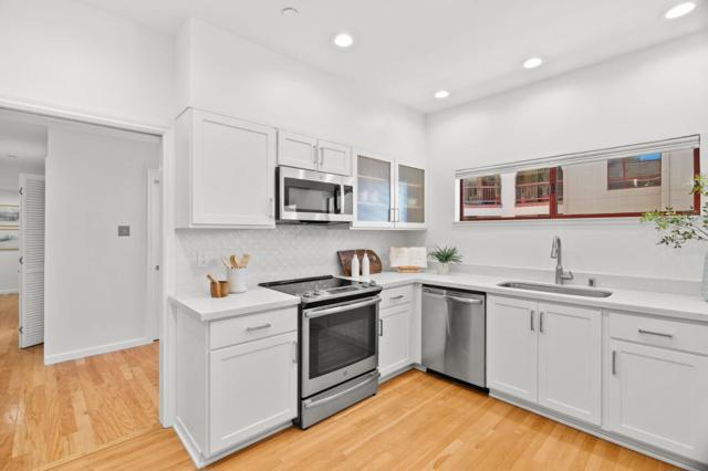 10 9th Avenue, San Mateo CA: https://media.crmls.org/mediaz/6e828d24-925b-4b9a-95c9-c360c1395d9d.jpg