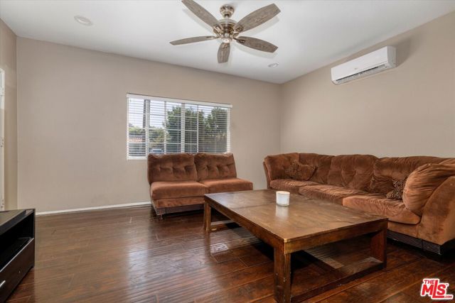 3421 Hillcrest Drive, Los Angeles CA: https://media.crmls.org/mediaz/6e82ae2c-e1e5-47e2-baea-e24ed766831c.jpg