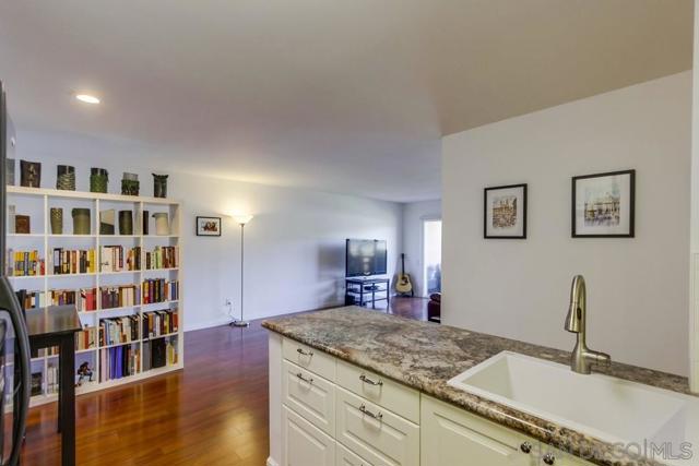 2609 Pico Pl, San Diego CA: https://media.crmls.org/mediaz/6e82bee0-435d-44f3-a483-d44a3d67be0f.jpg