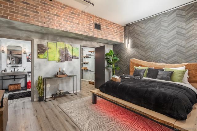 350 11Th Ave, San Diego CA: https://media.crmls.org/mediaz/6e82c3a3-4867-46b6-845d-72849a2a9480.jpg