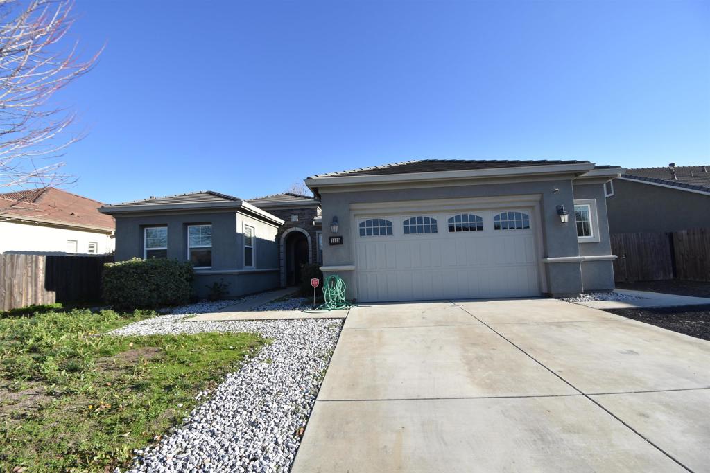 https://media.crmls.org/mediaz/6e82d0d2-37f1-47fd-b802-f058bf3646a2.jpg?preset=X-Large