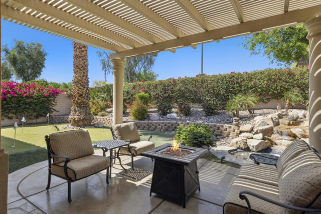 81438 Avenida Altamira, Indio CA: https://media.crmls.org/mediaz/6e83299d-c572-4269-bfef-1a29e36ff9f0.jpg