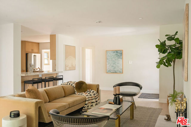 7248 W 88th Place, Los Angeles CA: https://media.crmls.org/mediaz/6e83eeb6-2a70-457f-b0dc-a9beb90f3c2d.jpg