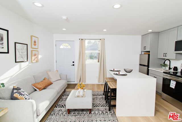 4068 Sutro Avenue photo 24