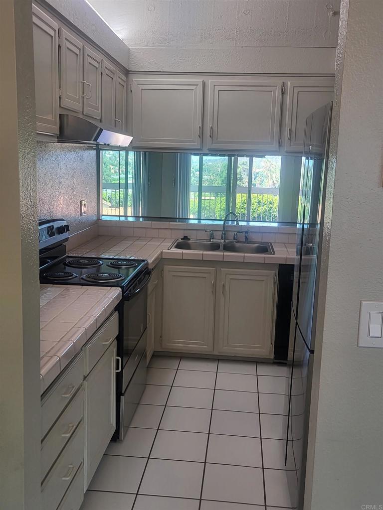 2319 Caringa Way - photo 12