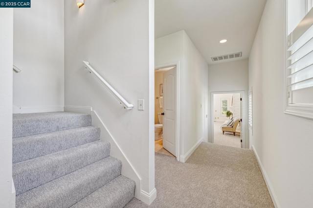 22 Ranger Ct, Alamo CA: https://media.crmls.org/mediaz/6e84d64b-ee1e-44fc-95ff-2fb21a69569a.jpg