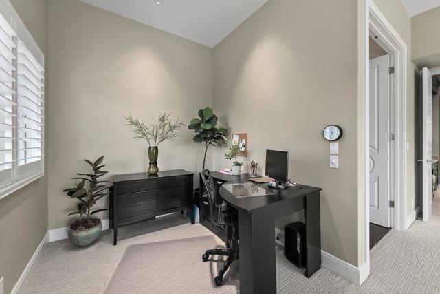 19 Susan Gale Court, Menlo Park CA: https://media.crmls.org/mediaz/6e85a794-c4f9-4b73-88e9-df7e3fff80fc.jpg