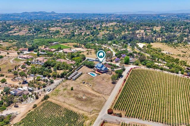 2511 Via Rancheros, Fallbrook CA: https://media.crmls.org/mediaz/6e85be62-2661-43d0-b7ea-c8a6e1e6022b.jpg