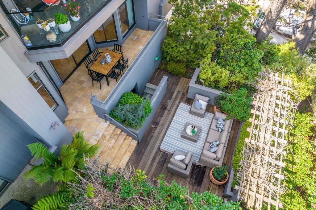 2390 Hyde Street #1A