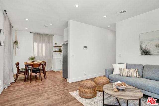 1837 N Brighton Street, Burbank CA: https://media.crmls.org/mediaz/6e860ad0-33b7-4a8e-9bb3-a67ff776a786.jpg