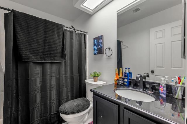 30426 Avenida Del Padre, Cathedral City CA: https://media.crmls.org/mediaz/6e87371a-0c2a-4e04-ba57-af30a94bad06.jpg