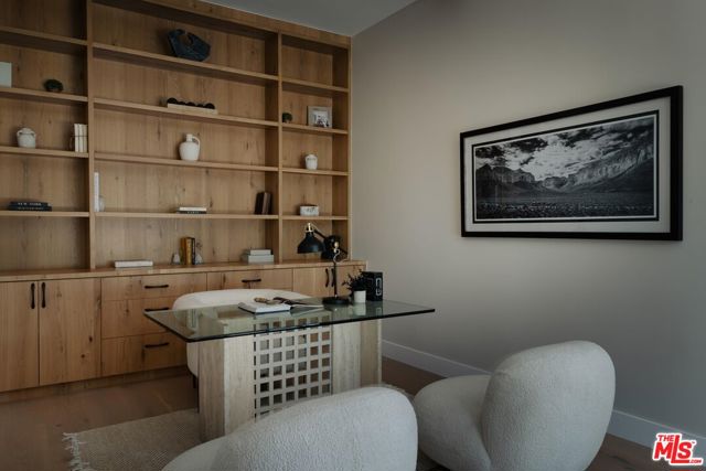 23346 Collins Street, Woodland Hills CA: https://media.crmls.org/mediaz/6e8740dc-d846-49d6-a7e1-1d94cf91418a.jpg