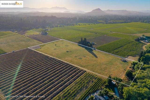 838 Dry Creek, Healdsburg CA: https://media.crmls.org/mediaz/6e874b9d-dd28-47e4-a3b7-6af856005517.jpg