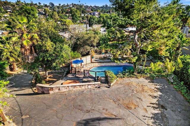 320 Beaumont Dr., Vista CA: https://media.crmls.org/mediaz/6e8751fb-149a-427c-9441-c80c4b813320.jpg