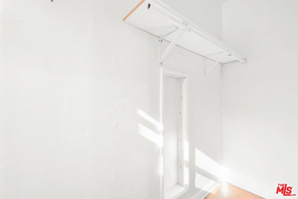 https://media.crmls.org/mediaz/6e882ff4-24f3-41a3-8bbb-28cd58250541.jpg?preset=X-Large
