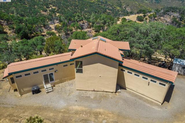 59480 Mines Rd, Livermore CA: https://media.crmls.org/mediaz/6e88449a-96a3-4efc-aa45-dffd3defc11d.jpg