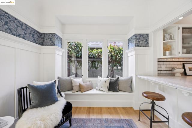 3936 Elston Ave., Oakland CA: https://media.crmls.org/mediaz/6e89bc9b-2124-4d86-944a-e4bdac37e504.jpg