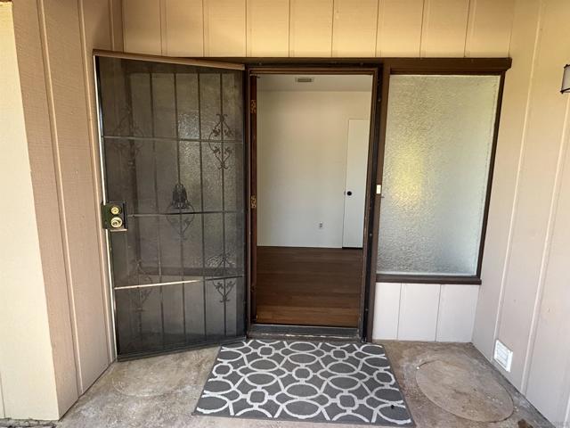 2566 Los Cerritos Ln, Fallbrook CA: https://media.crmls.org/mediaz/6e8b807f-88bd-4046-83e2-d40cd2d9ff8c.jpg