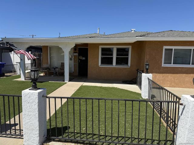 6310 Thorn St, San Diego CA: https://media.crmls.org/mediaz/6e8bb364-c630-4392-ba37-f50fb2704f65.jpg