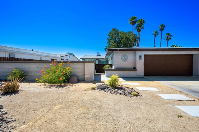 76761 Kentucky Avenue, Palm Desert CA: https://media.crmls.org/mediaz/6e8bf931-3fdc-4d47-bf7f-3f42433ff80e.jpg