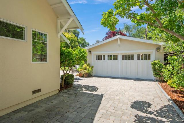 52 Myrtle Street, Redwood City CA: https://media.crmls.org/mediaz/6e8c2144-0104-4651-a1ed-d3057450f2b8.jpg