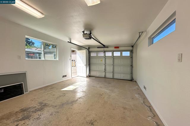 1818 Granada Dr, Concord CA: https://media.crmls.org/mediaz/6e8ca29a-e00d-4b1b-9472-1e7ab6066e82.jpg
