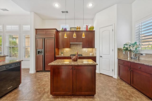 80143 Miramonte Lane, La Quinta CA: https://media.crmls.org/mediaz/6e8cb6ca-e14e-4875-bceb-1091d655f604.jpg
