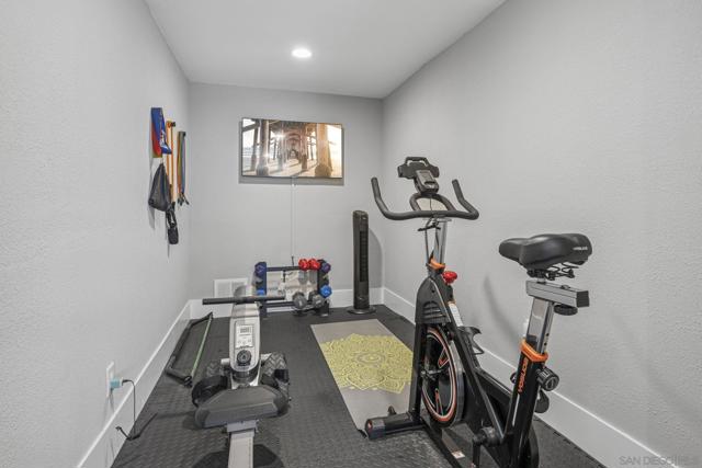 1198 Gazania Ct, San Marcos CA: https://media.crmls.org/mediaz/6e8d36ac-e791-4015-a328-1ed632598a0a.jpg