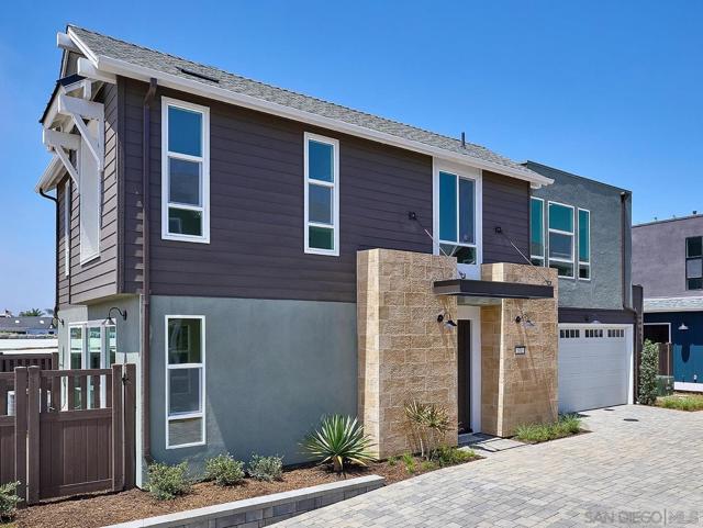 571 N Vulcan Ave, Encinitas CA: https://media.crmls.org/mediaz/6e8d4d83-4c8e-4455-8f87-ce67e3a9bbf3.jpg