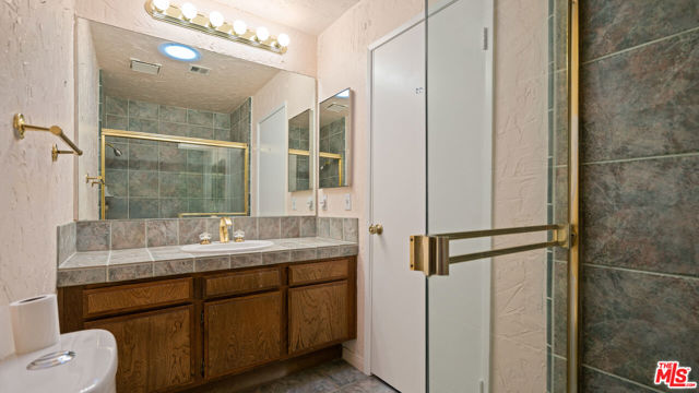 1592 S Compadre Road, Palm Springs CA: https://media.crmls.org/mediaz/6e8dae5c-1dc1-4597-959c-f3e987085a5b.jpg