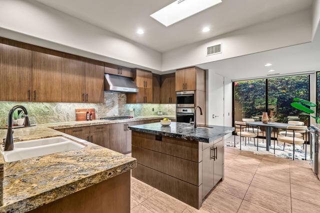 79200 Jack Rabbit Trail, La Quinta CA: https://media.crmls.org/mediaz/6e8decf1-0c1f-498b-a392-36ec3b072214.jpg