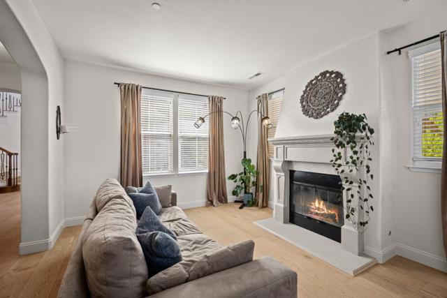7632 Braid Court, Gilroy CA: https://media.crmls.org/mediaz/6e8f22b4-f40e-4ac0-b5b3-58792e5ac138.jpg