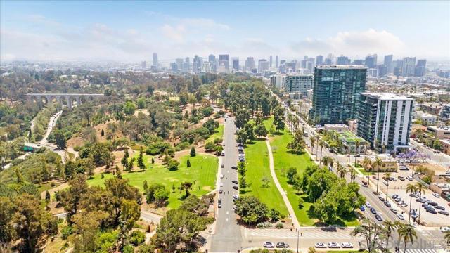 3211 5Th Ave, San Diego CA: https://media.crmls.org/mediaz/6e90364a-8397-4880-92e2-360441414956.jpg