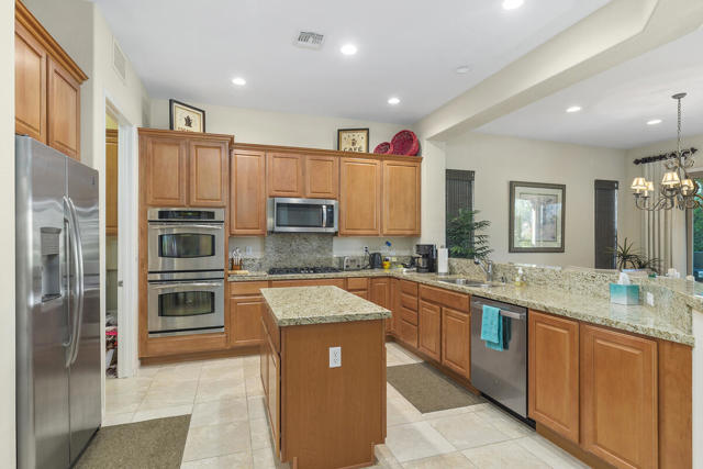 81126 Avenida Lorena, Indio CA: https://media.crmls.org/mediaz/6e904c1a-b7af-49df-bd34-747f8002e2d0.jpg