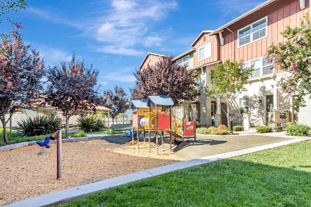 1116 Genco Terrace, San Jose CA: https://media.crmls.org/mediaz/6e918513-ba38-419d-ba70-566d377ca34e.jpg