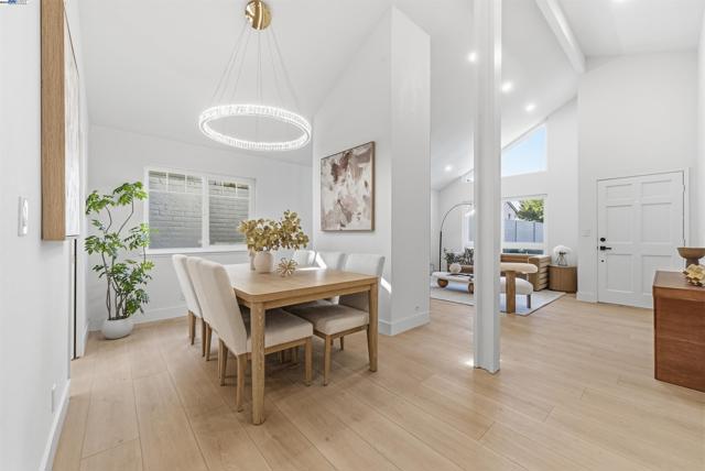 3790 Ruskin Pl, Fremont CA: https://media.crmls.org/mediaz/6e91ee15-bee4-47bf-be45-4d247049f467.jpg