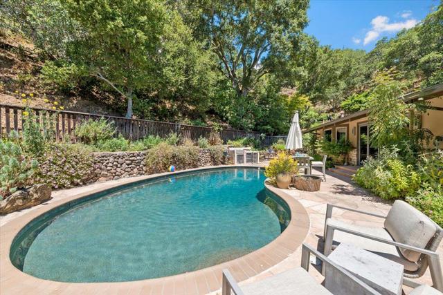 135 Lynton Avenue, San Carlos CA: https://media.crmls.org/mediaz/6e9344ca-943c-4411-b1bb-71053a76cfae.jpg