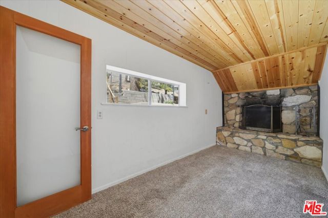 718 Blue Jay Road, Big Bear, CA 92315