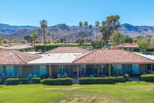 43 Sunrise Drive, Rancho Mirage CA: https://media.crmls.org/mediaz/6e93c0e2-5062-4b27-8eb9-15119273e52e.jpg
